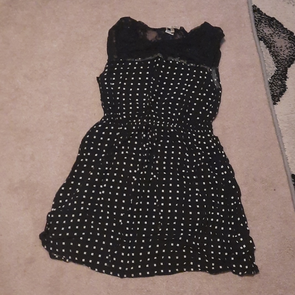 Dress‎